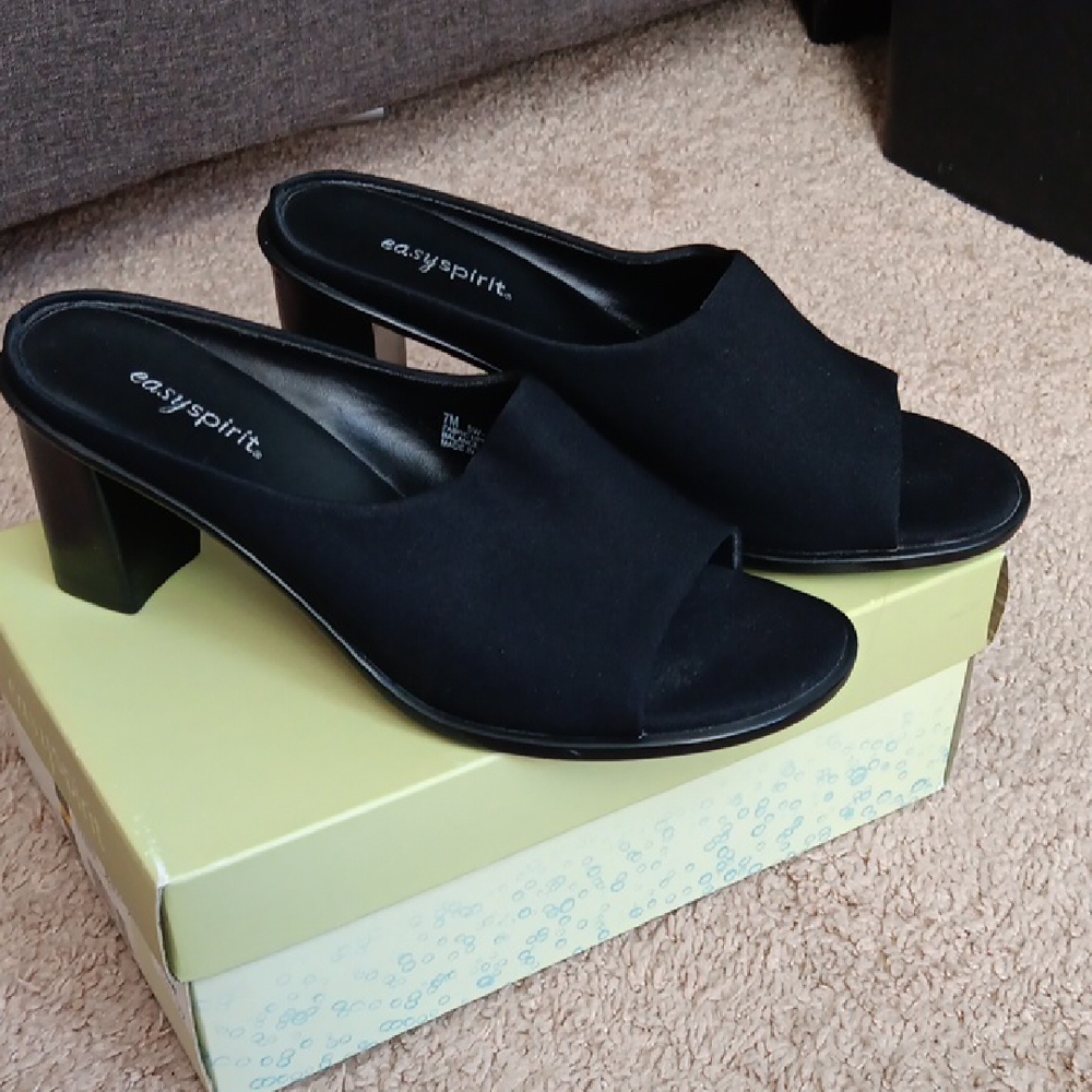 Easy Spirit Women's Classic Black Mules